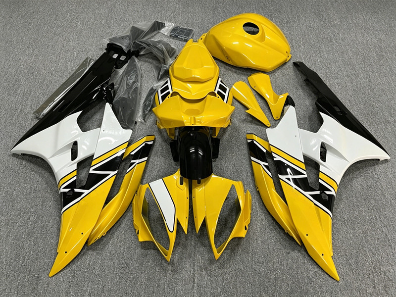 4つの新しいABSフェアリングキット - 2006年から20 - Model Kit Yamaha のレビューと価格