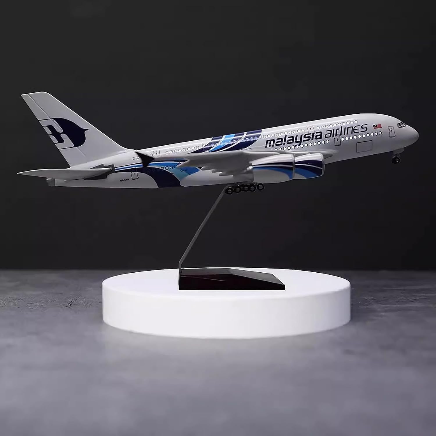 1:160 スケールマレーシア航空 A380 金属飛行機モデ - Resin Kit Cast のレビューと価格